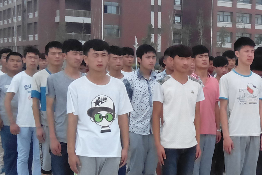汽车系“悍马队”