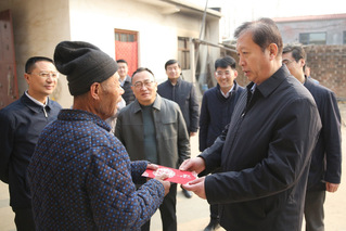 学院走访慰问困难党员、老党员、...