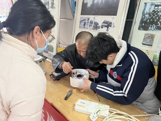 “学雷锋 志愿行”家电维修志愿...
