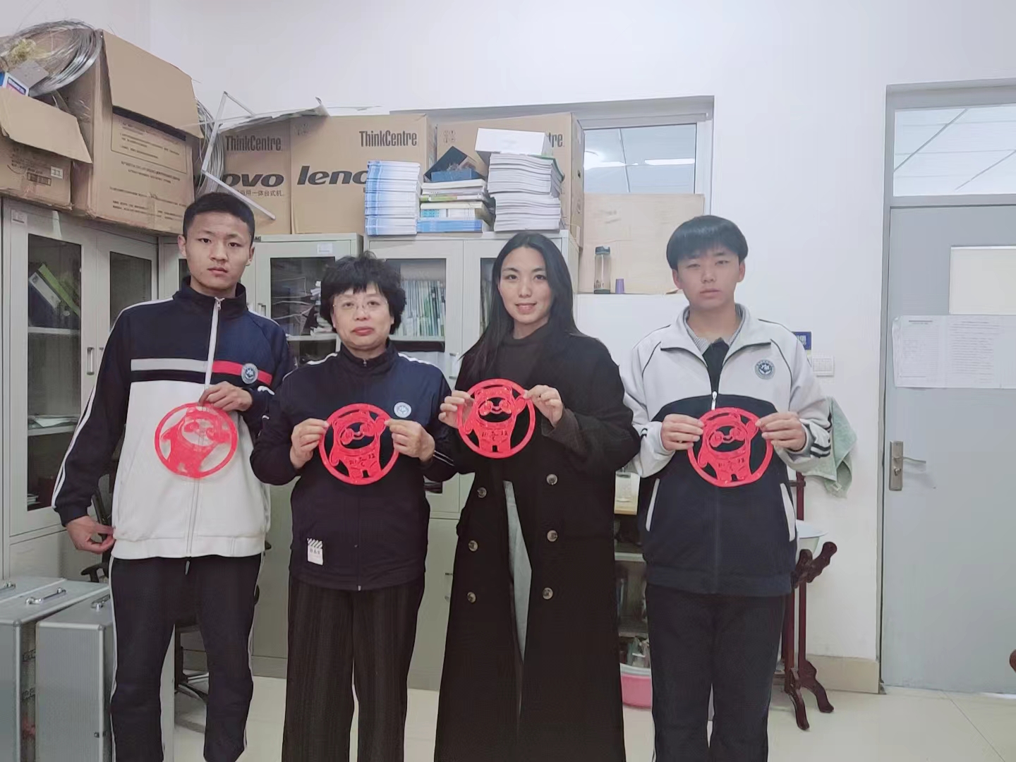 冰墩墩剪纸