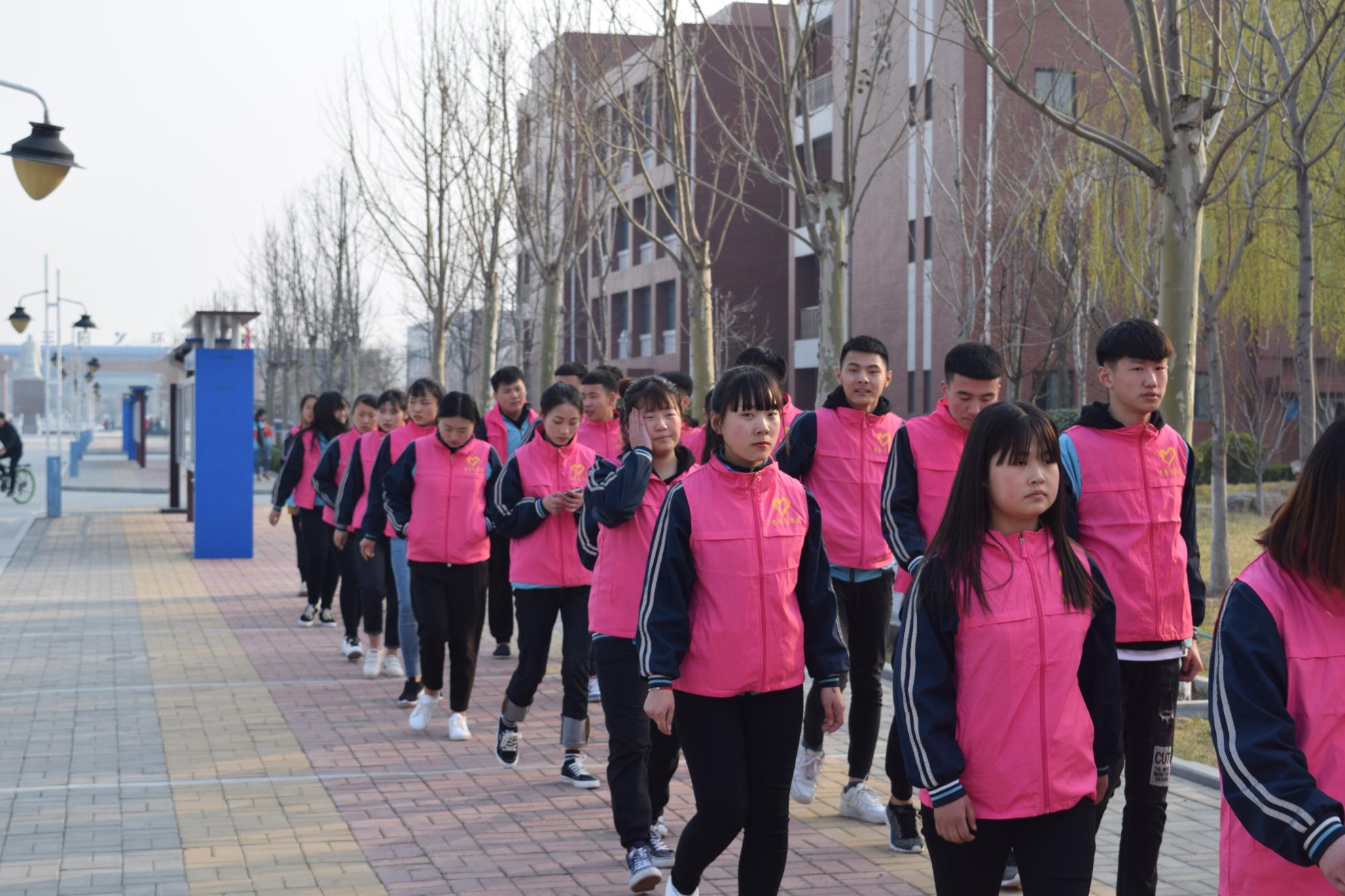 学团干部参加活动